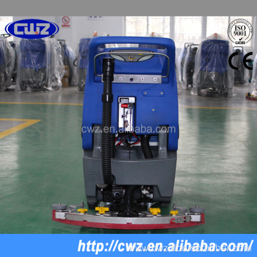 Automatic gym floor cleaning scrubbing machine